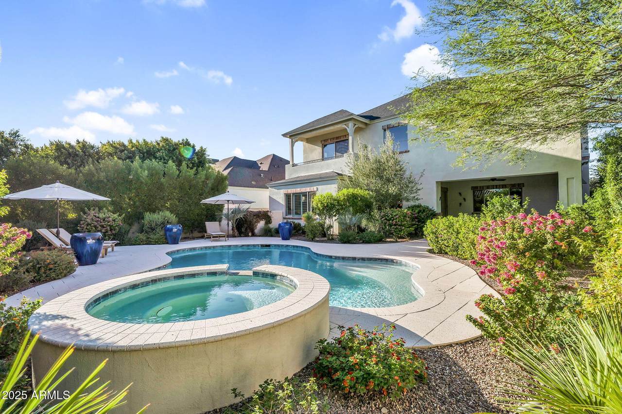 625 Echo Lane - Photo 1