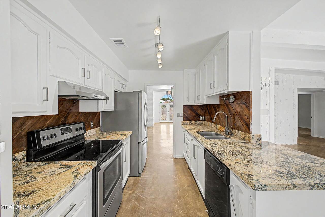 6640 Chatelaine Place - Photo 1