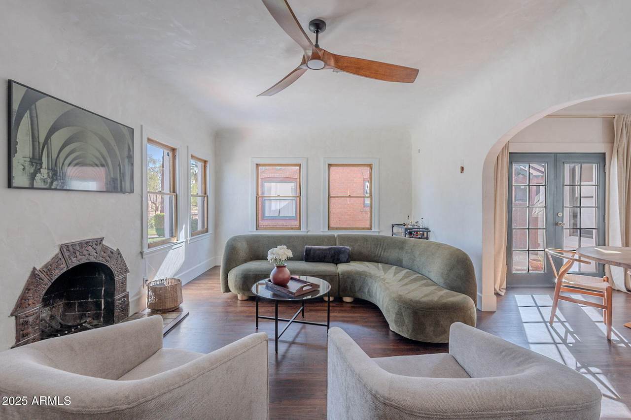 1333 Latham Street - Photo 1