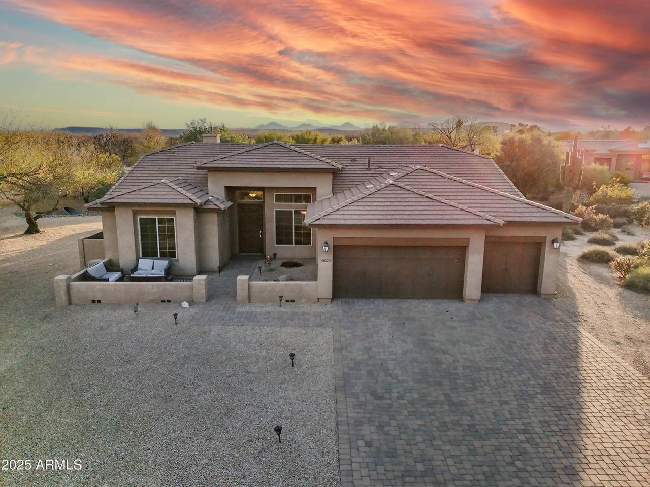 19023 Buckskin Court - Photo 1