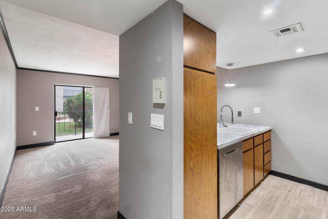 3033 Devonshire Avenue - Photo 1