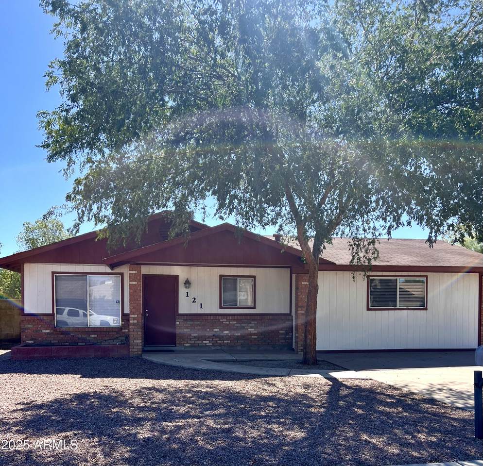 121 Olive Avenue - Photo 1