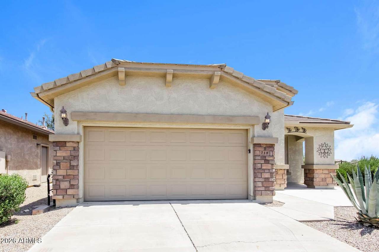 718 Twin Peaks Parkway - Photo 1