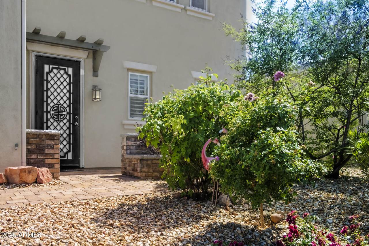 https://bt-photos.global.ssl.fastly.net/armls/1280_boomver_2_6935795-2.jpg
