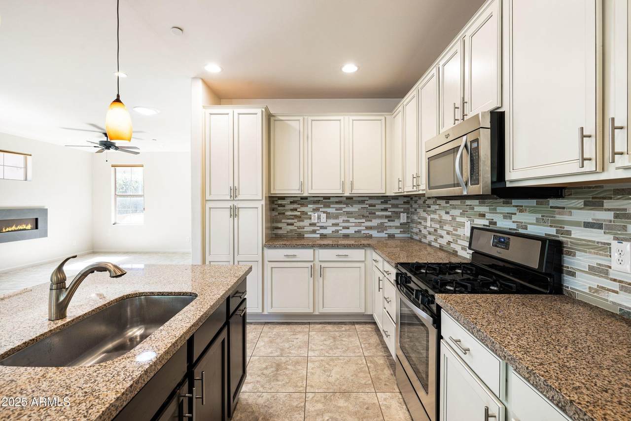 6231 Mark Way - Photo 1