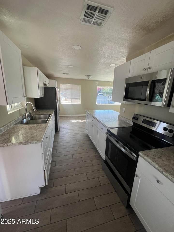 3810 San Miguel Avenue - Photo 1