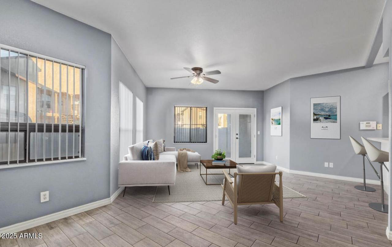 280 Elizabeth Way - Photo 1