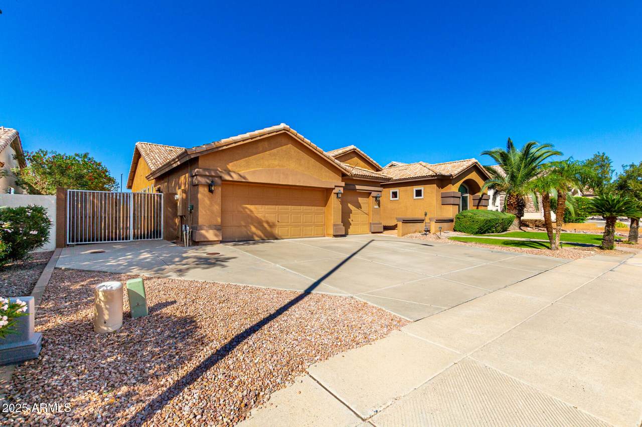 1356 Bernard - Photo 1
