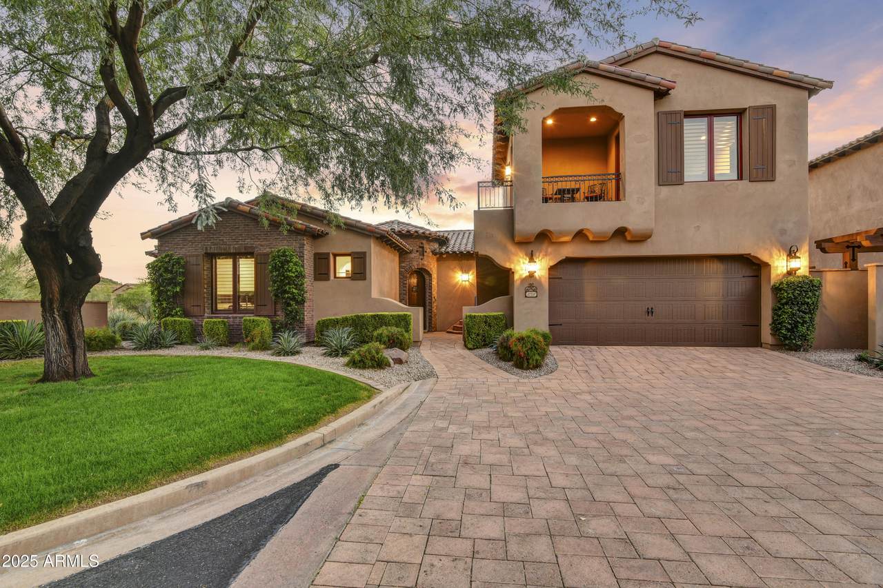 3128 Honeysuckle Court - Photo 1