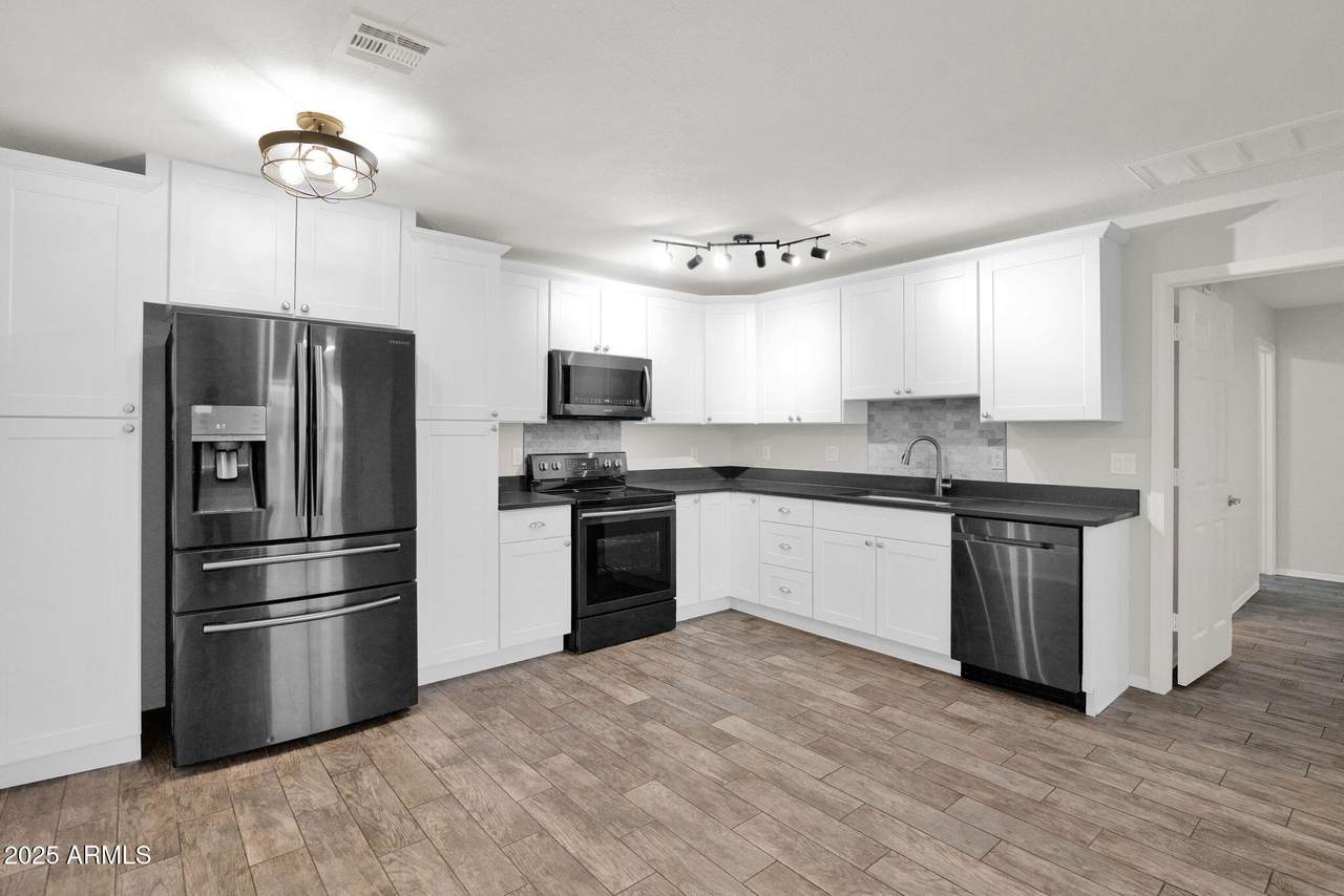 1440 Idaho Road - Photo 1