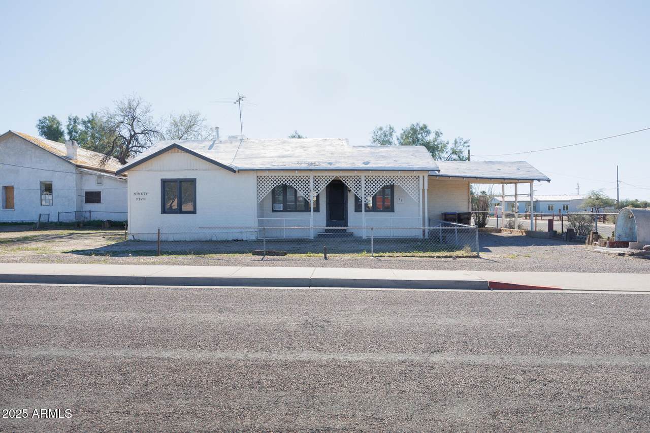 95 6TH Street - Photo 1
