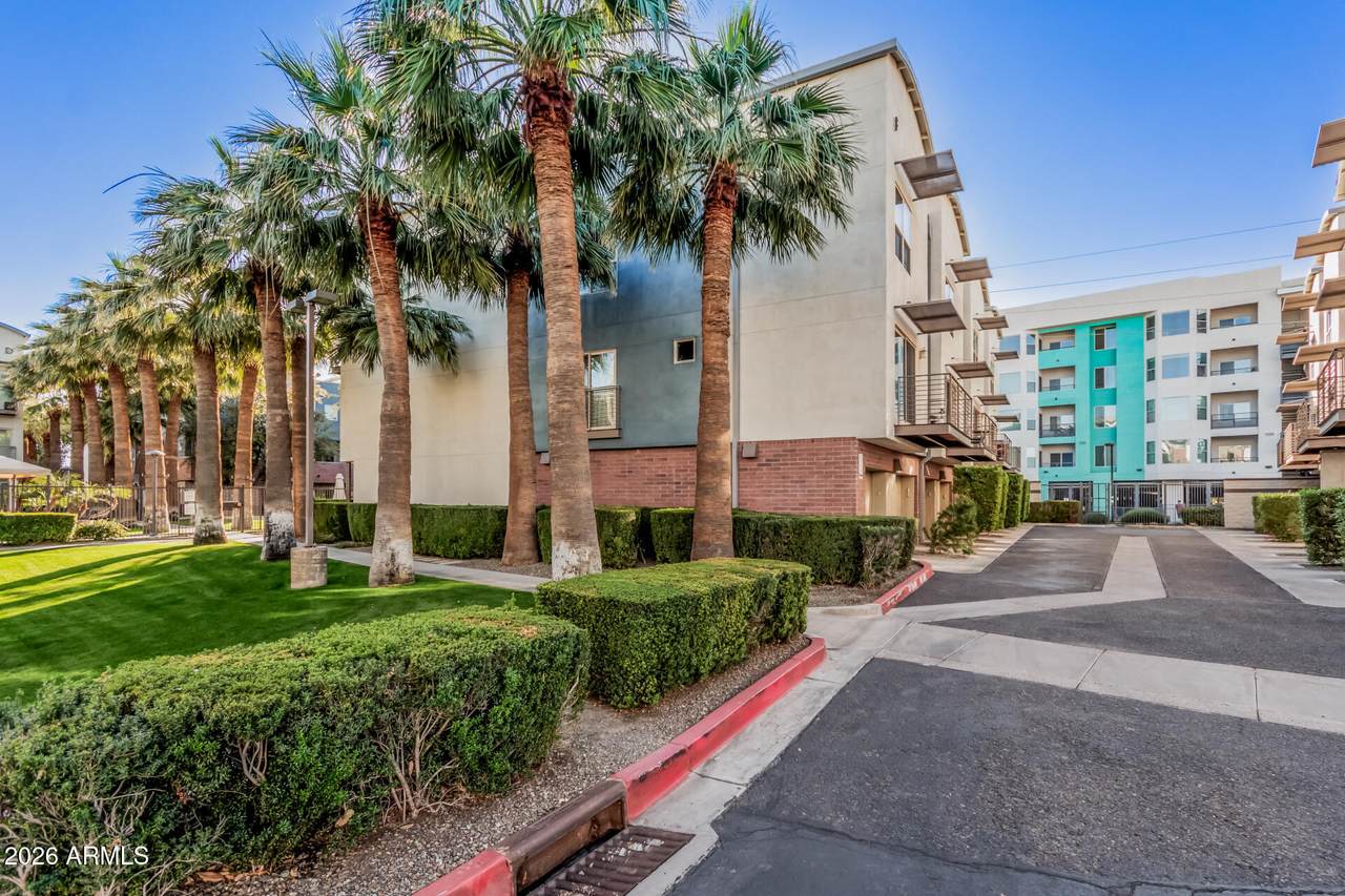 525 Lakeside Drive - Photo 1