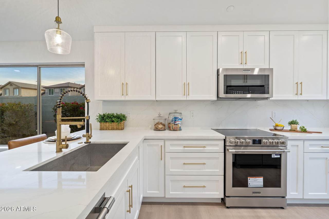 15215 104TH Place - Photo 1