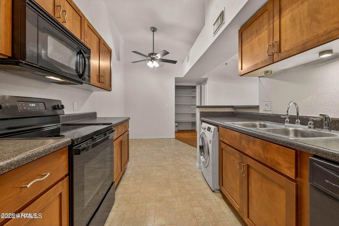 1385 University Avenue - Photo 1