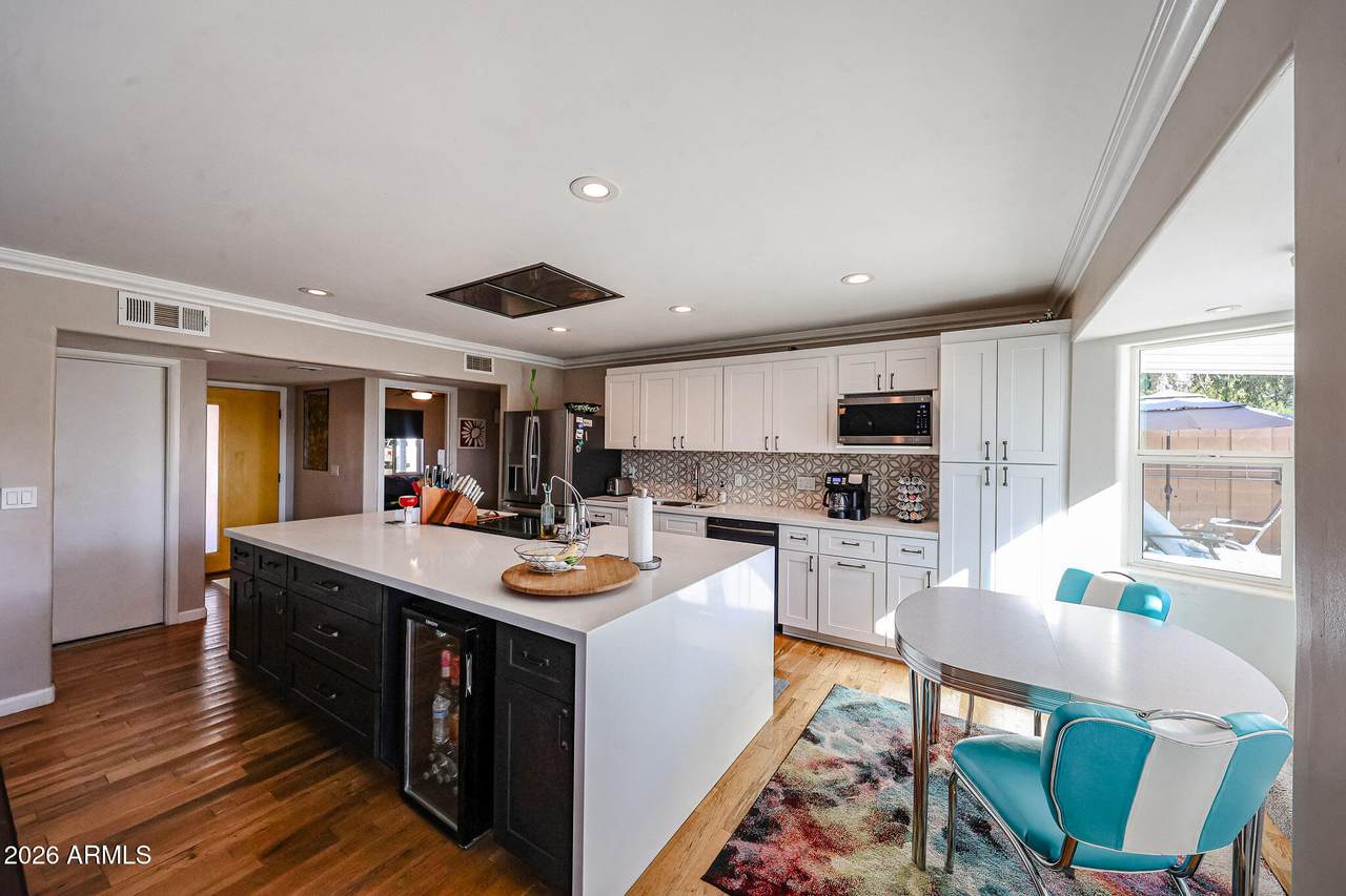 6037 Marconi Avenue - Photo 1