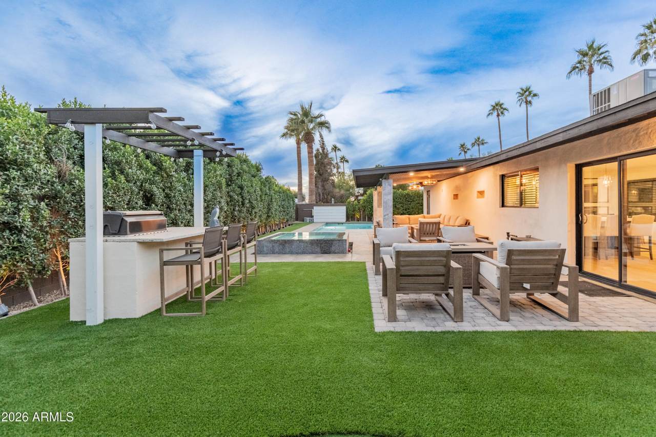 6621 Dreyfus Avenue - Photo 1