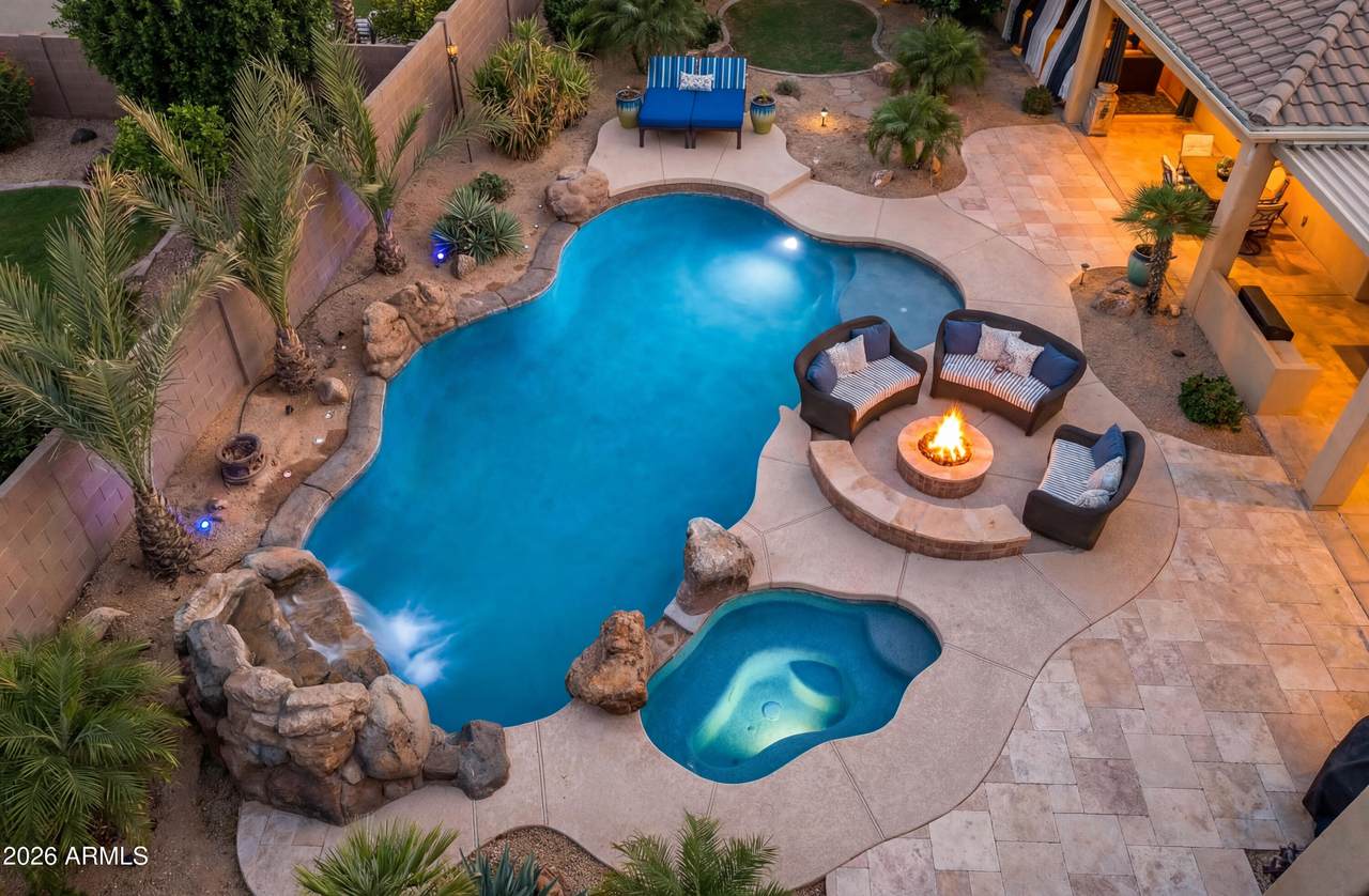 245 Parkview Court - Photo 1