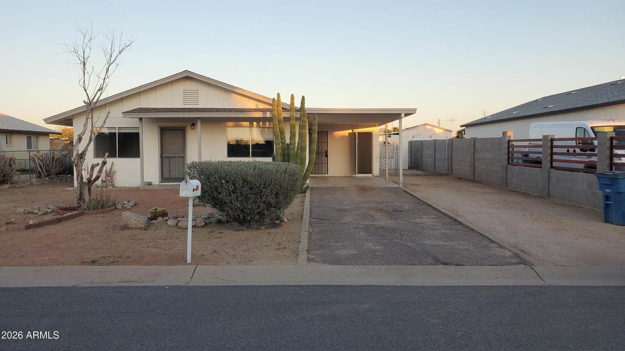 905 Ocotillo Drive - Photo 1