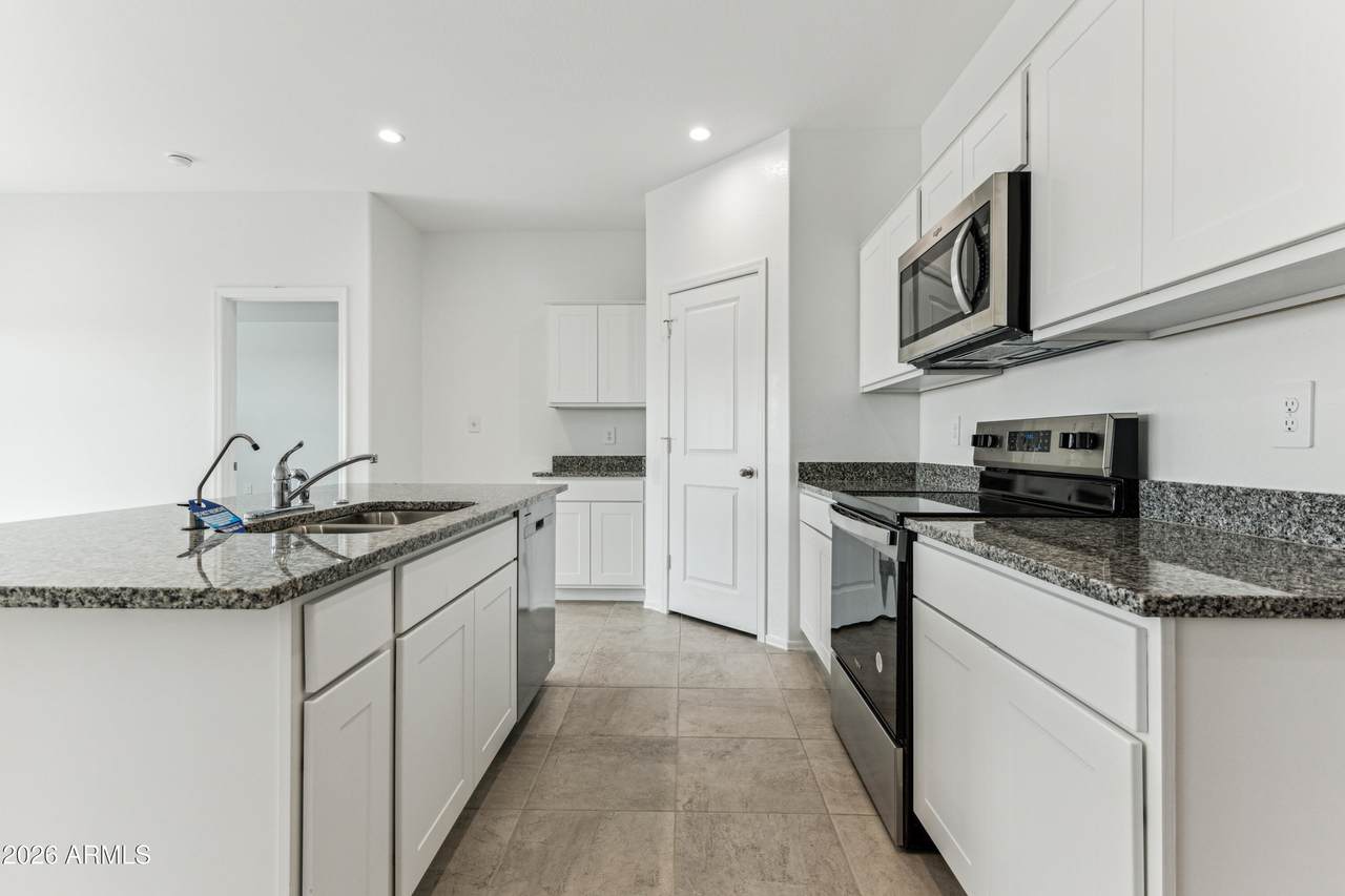 1539 Glazier Drive - Photo 1