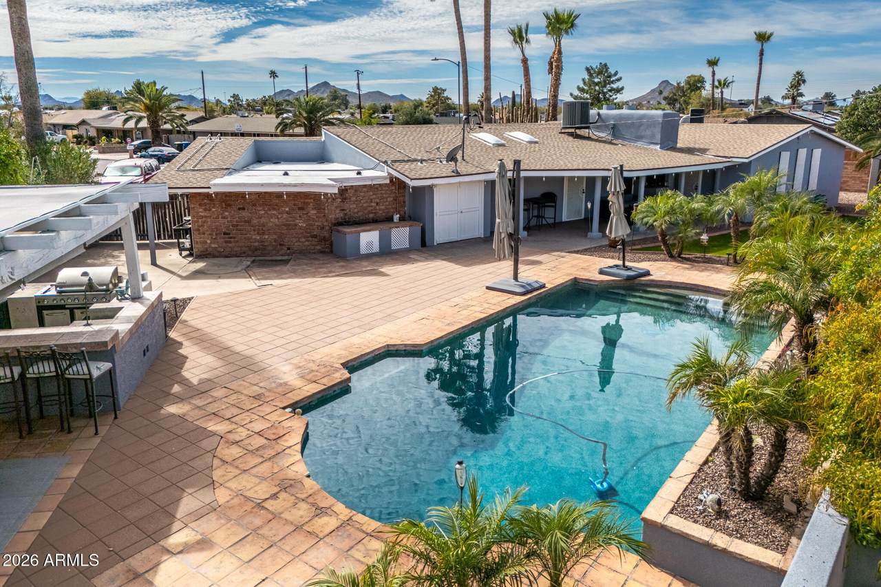 3730 Kings Avenue - Photo 1