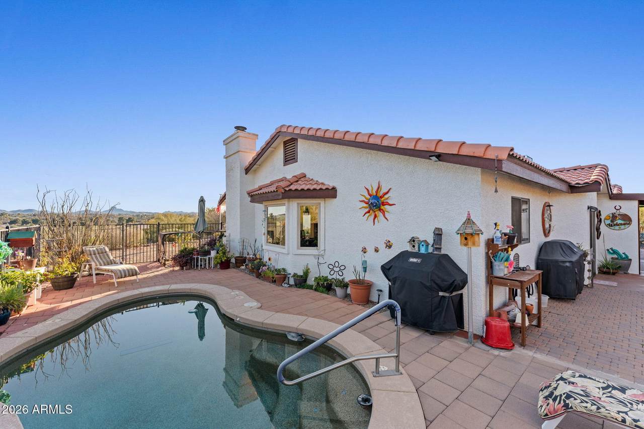1130 Coyote Crossing - Photo 1