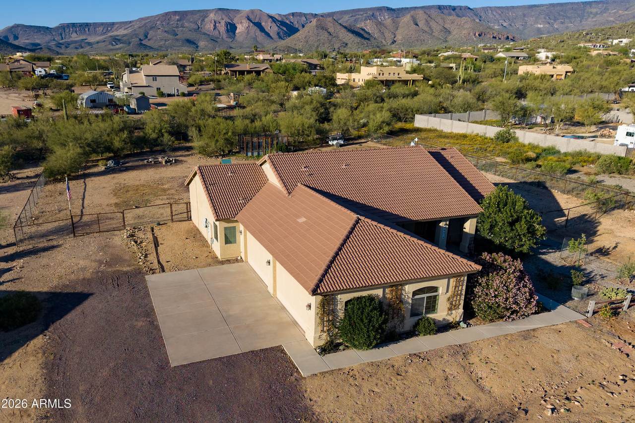 44614 20TH Street - Photo 1