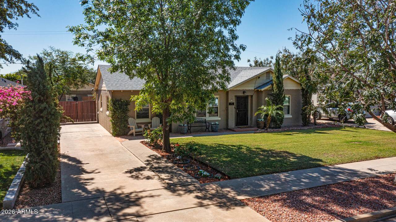 521 Wilshire Drive - Photo 1