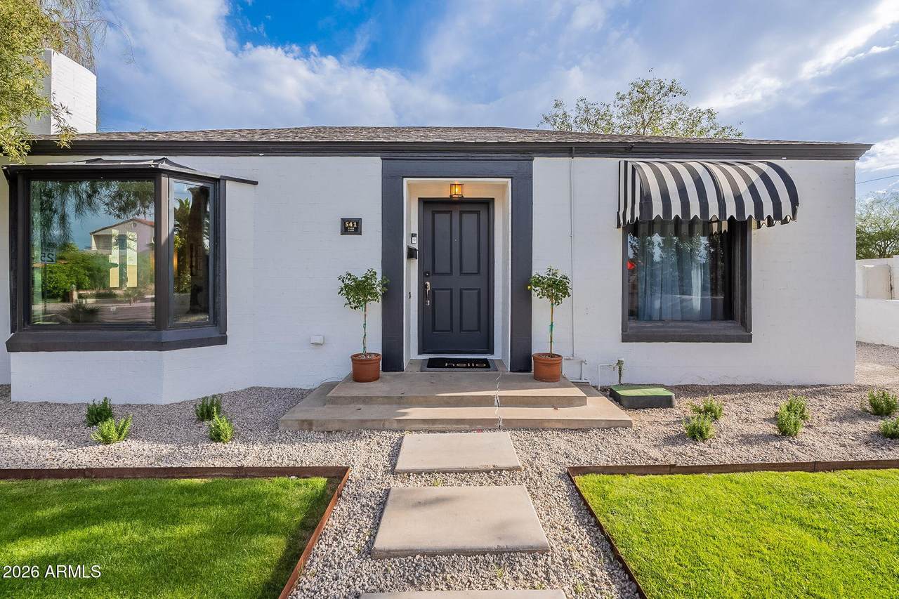 541 Palm Lane - Photo 1