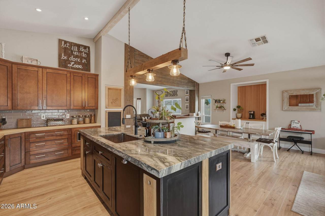 40833 Mantle Court - Photo 1