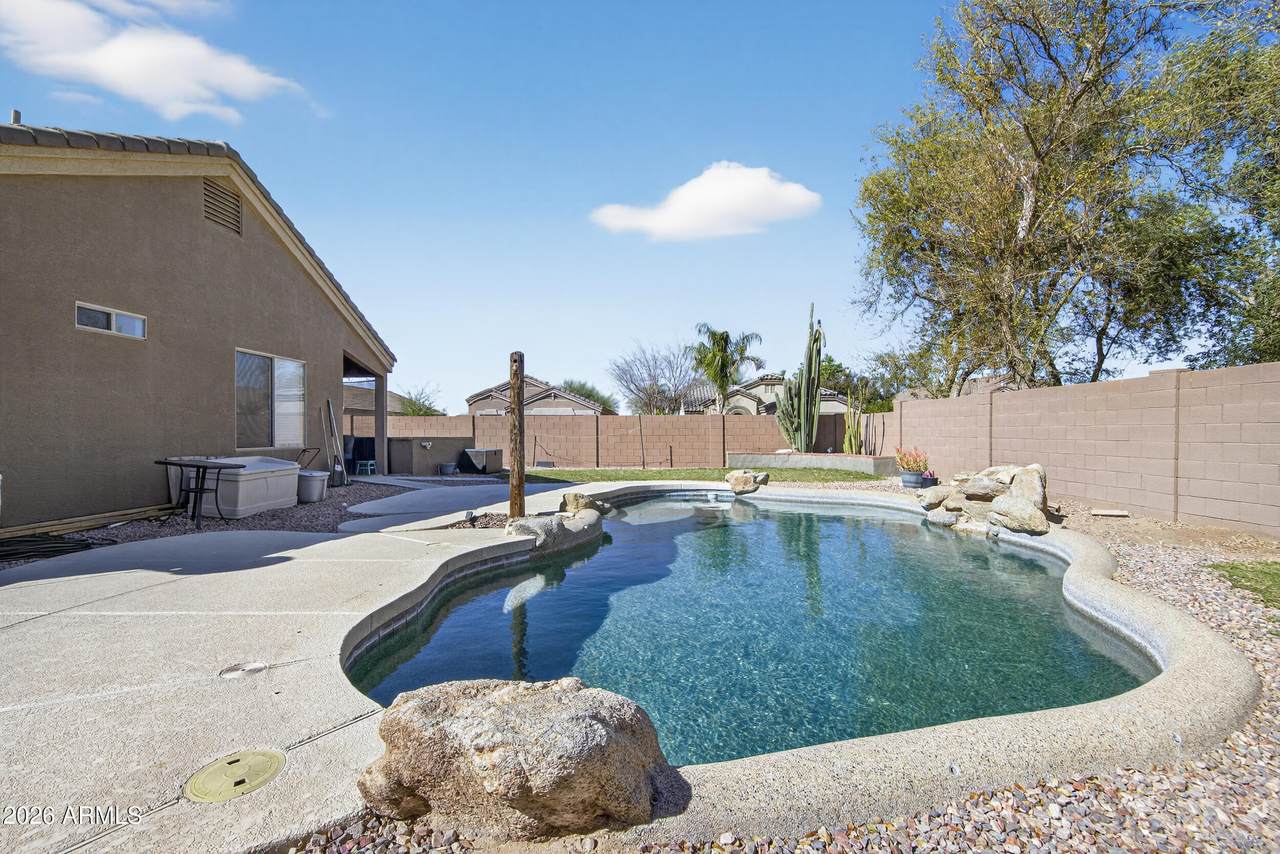 1624 Cardinal Drive - Photo 1