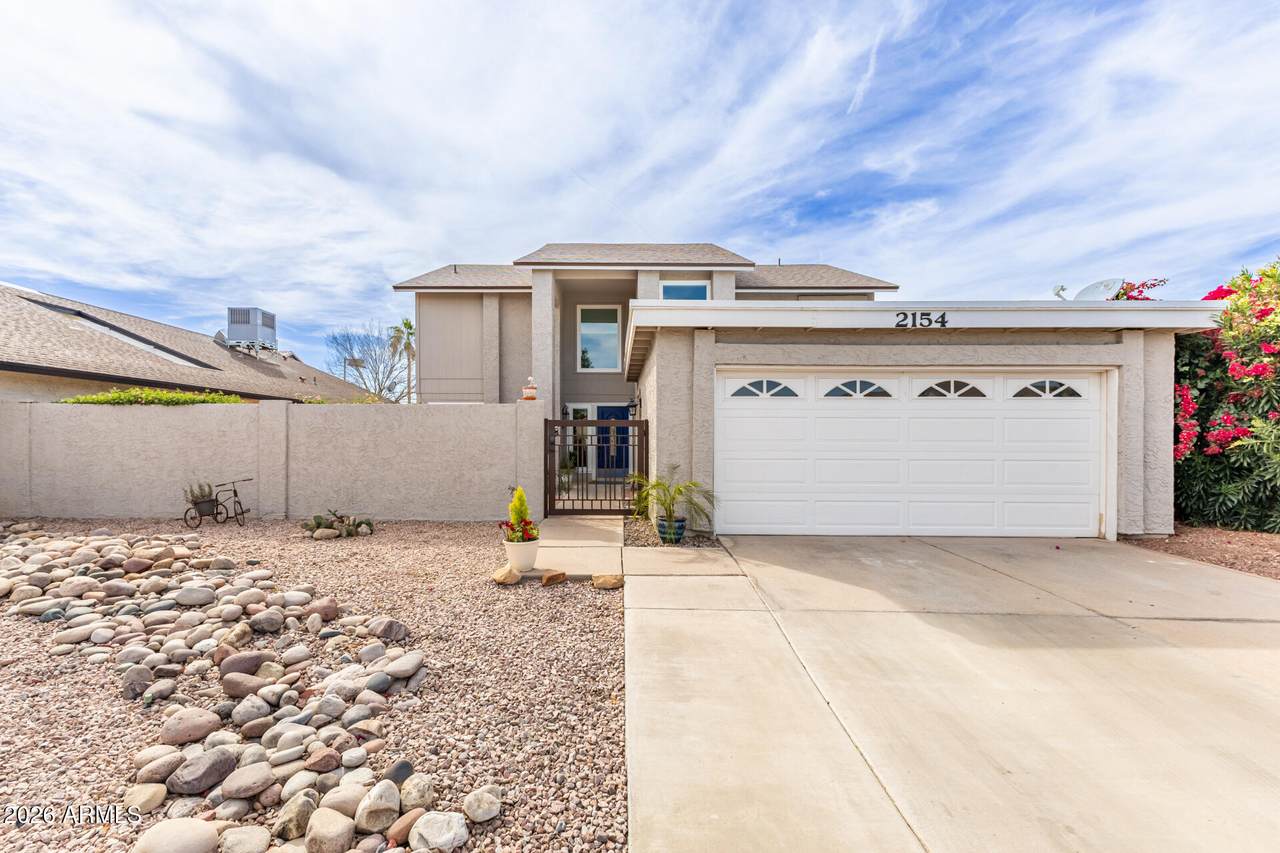 2154 Las Palmas - Photo 1