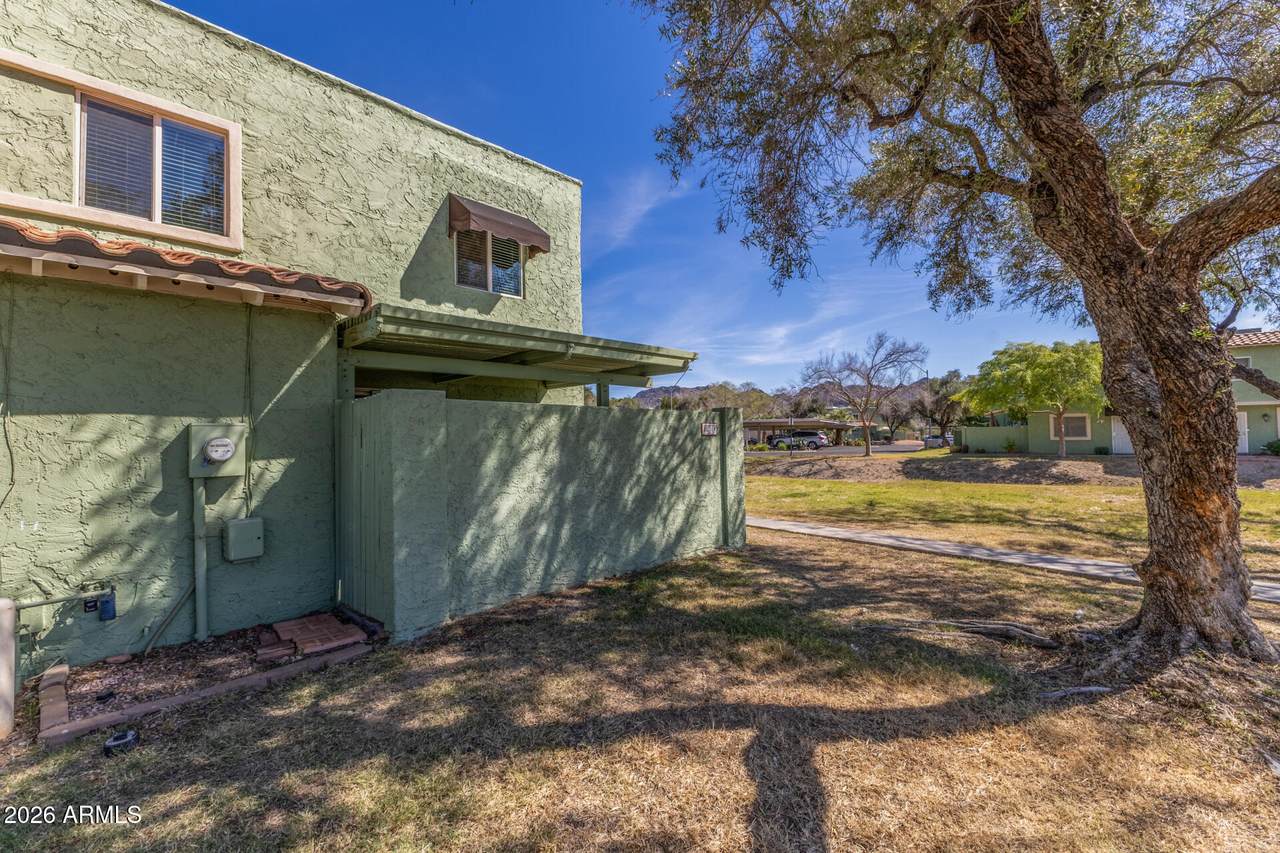 10207 8TH Street - Photo 1