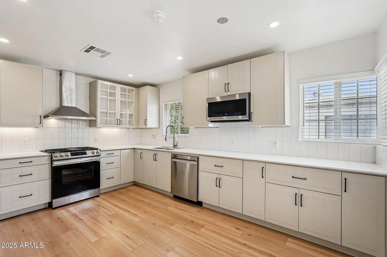 511 Cheery Lynn Road - Photo 1