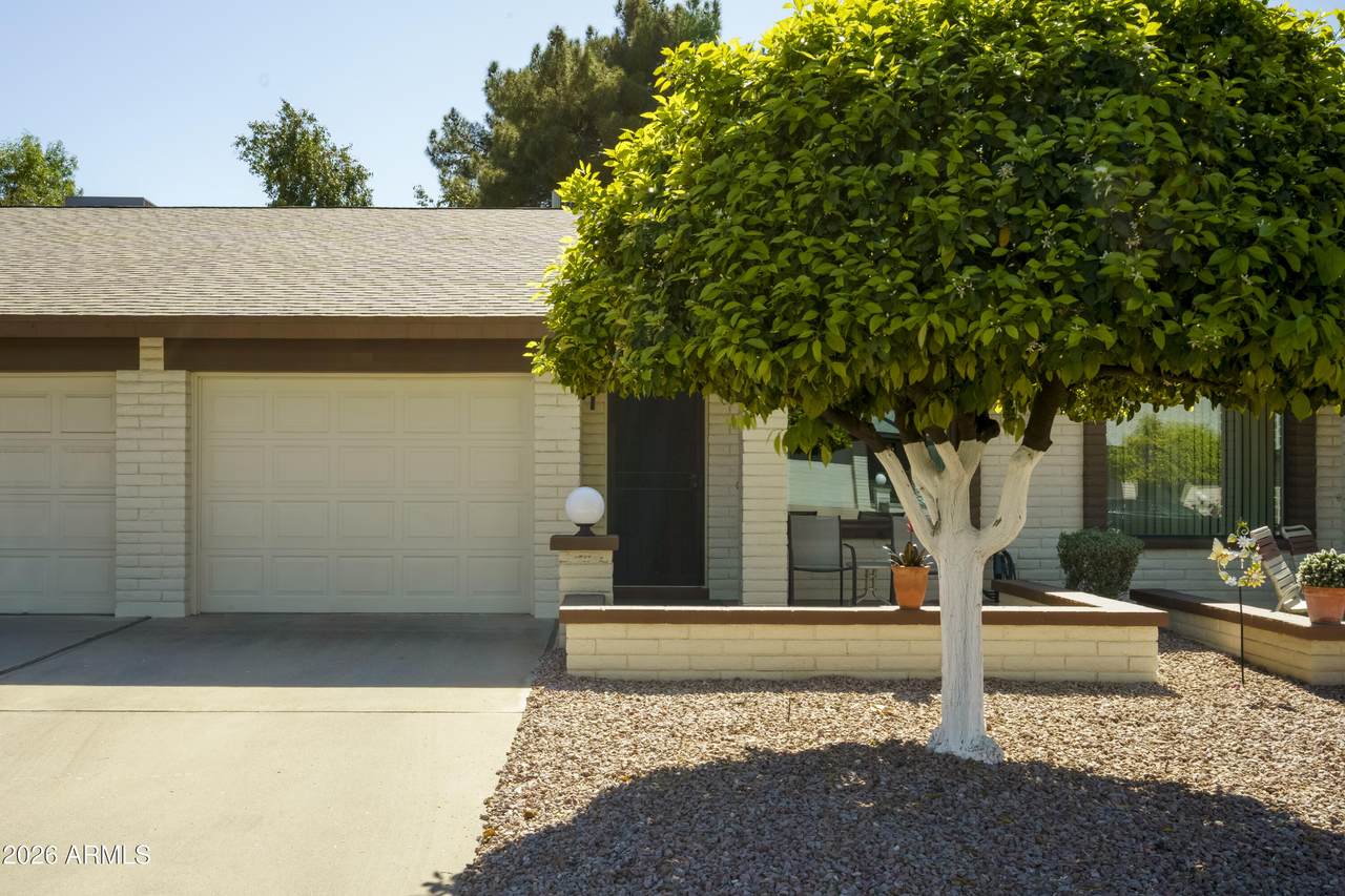 2064 Farnsworth Drive - Photo 1