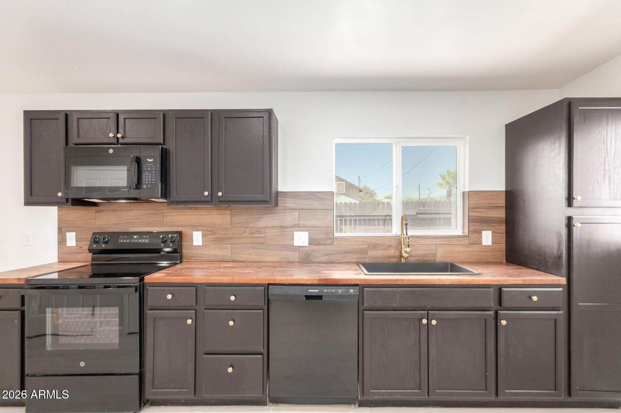 510 10TH Street - Photo 1