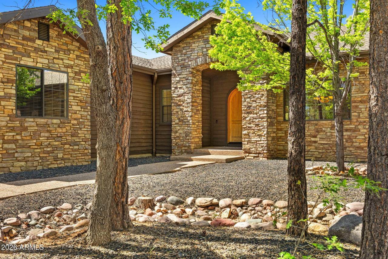 1100 Pine Oaks Drive - Photo 1