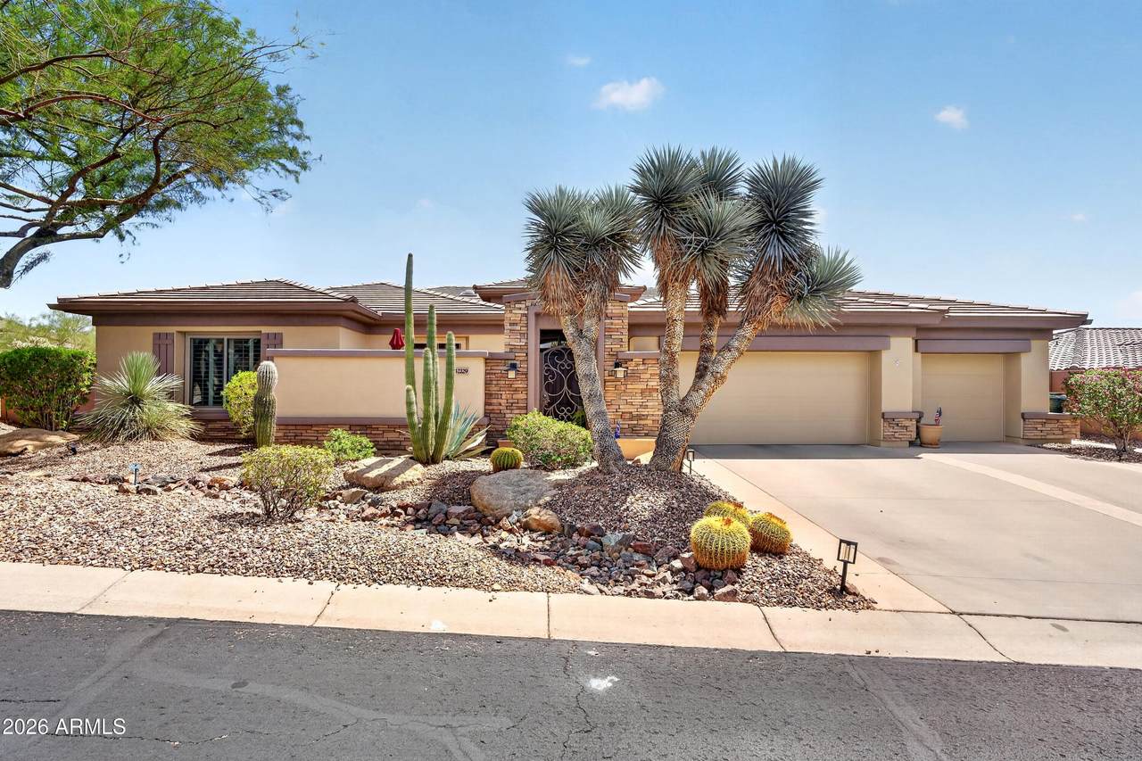 42229 Astoria Way - Photo 1