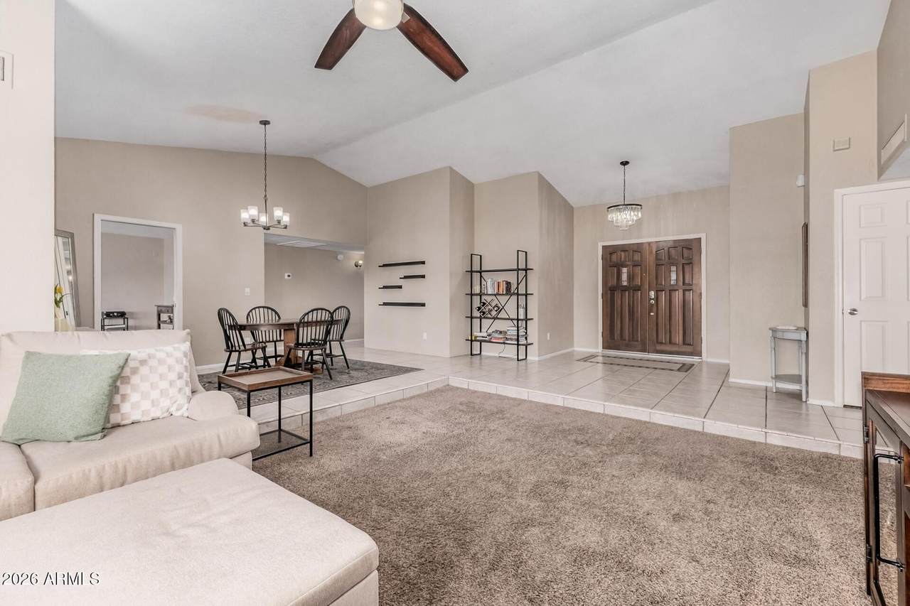 https://bt-photos.global.ssl.fastly.net/armls/orig_boomver_3_7007798-2.jpg