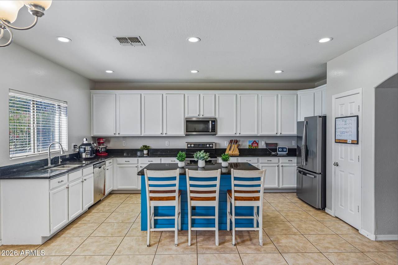 43879 Maricopa Avenue - Photo 1
