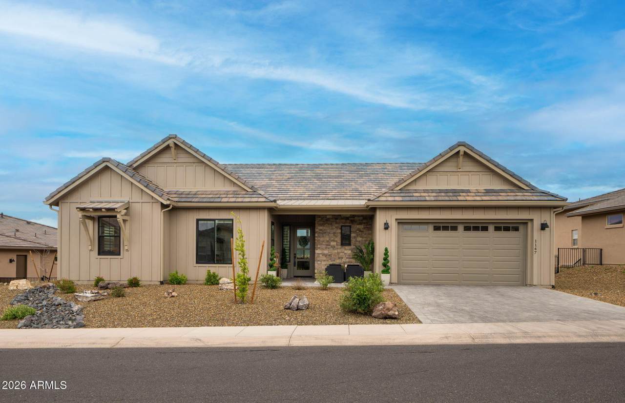 1147 Lakeview Drive - Photo 1