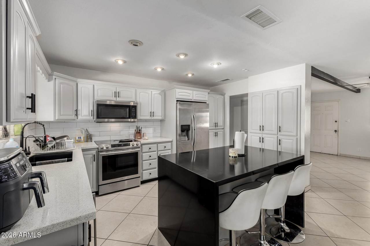 4019 60TH Avenue - Photo 1