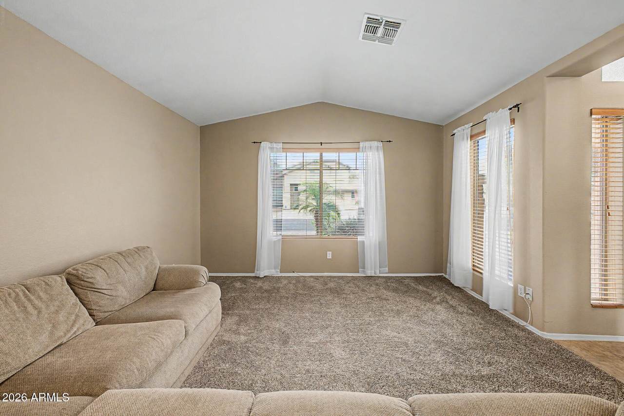 https://bt-photos.global.ssl.fastly.net/armls/1280_boomver_2_7009711-2.jpg