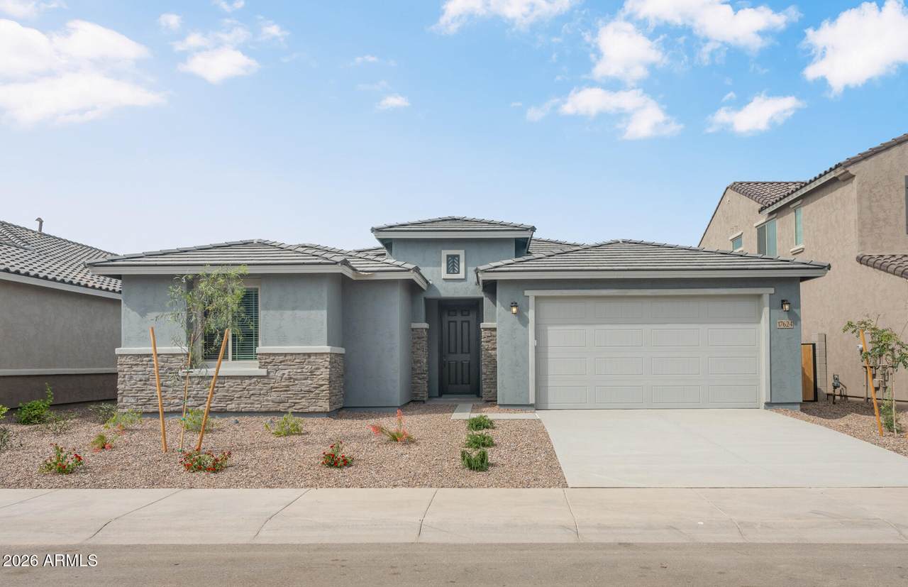17624 Pasadena Avenue - Photo 1
