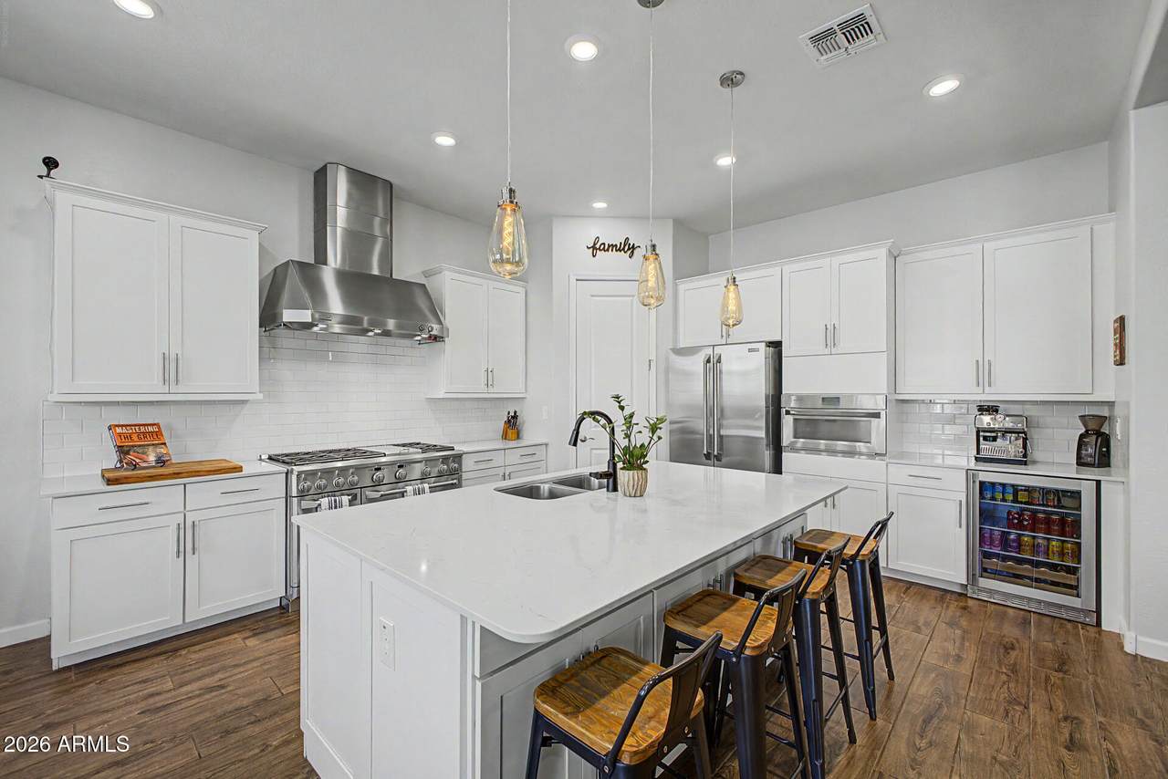 9764 Thornbush Avenue - Photo 1