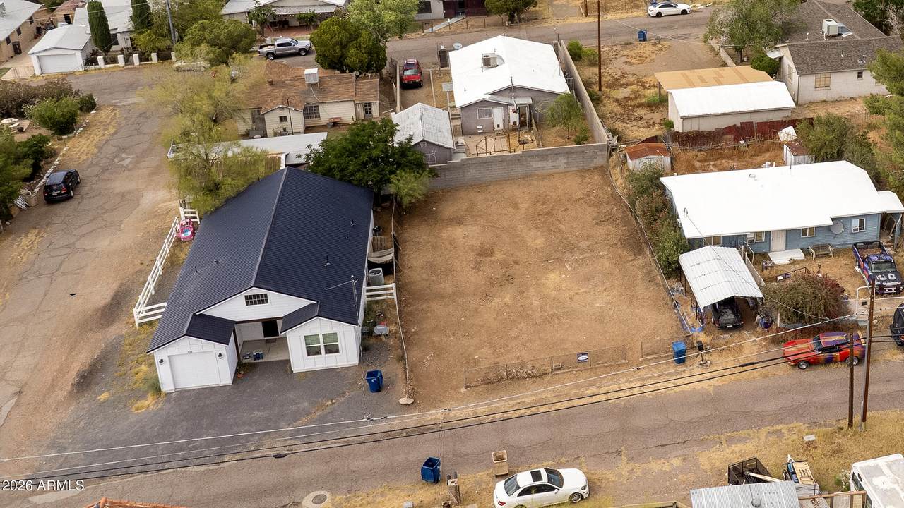 596 Ray Street - Photo 1