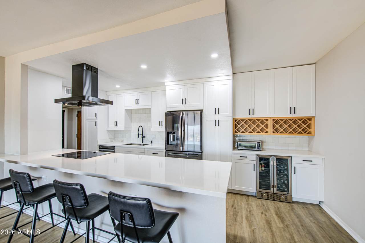 207 Clarendon Avenue - Photo 1