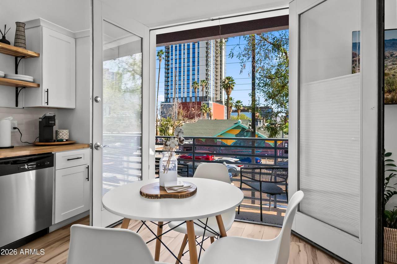610 Roosevelt Street - Photo 1