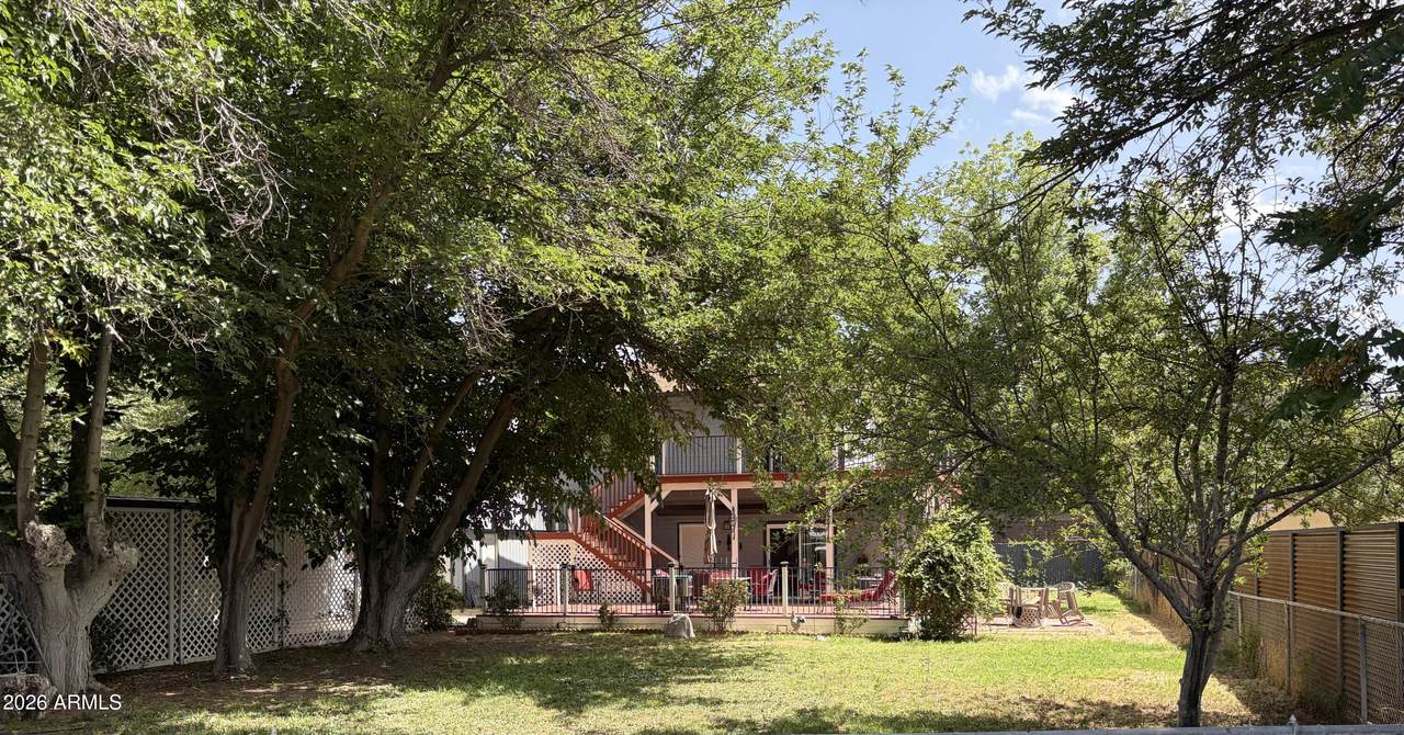 1805 Oak Lane - Photo 1