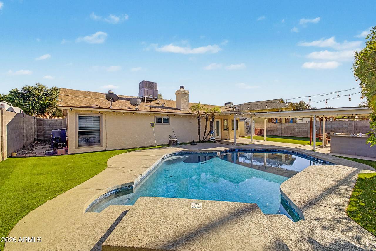 7338 Greenway Street - Photo 1