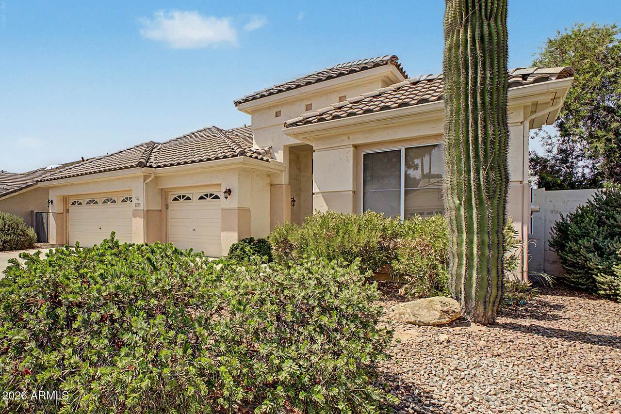1528 Laredo Street - Photo 1